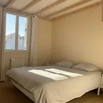 Biby Beachhouse Лакано