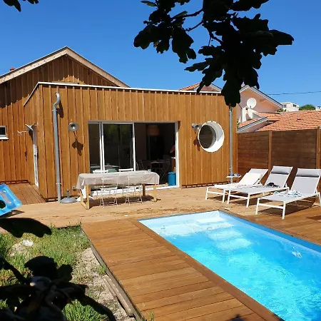 Biby Beachhouse لاكانو